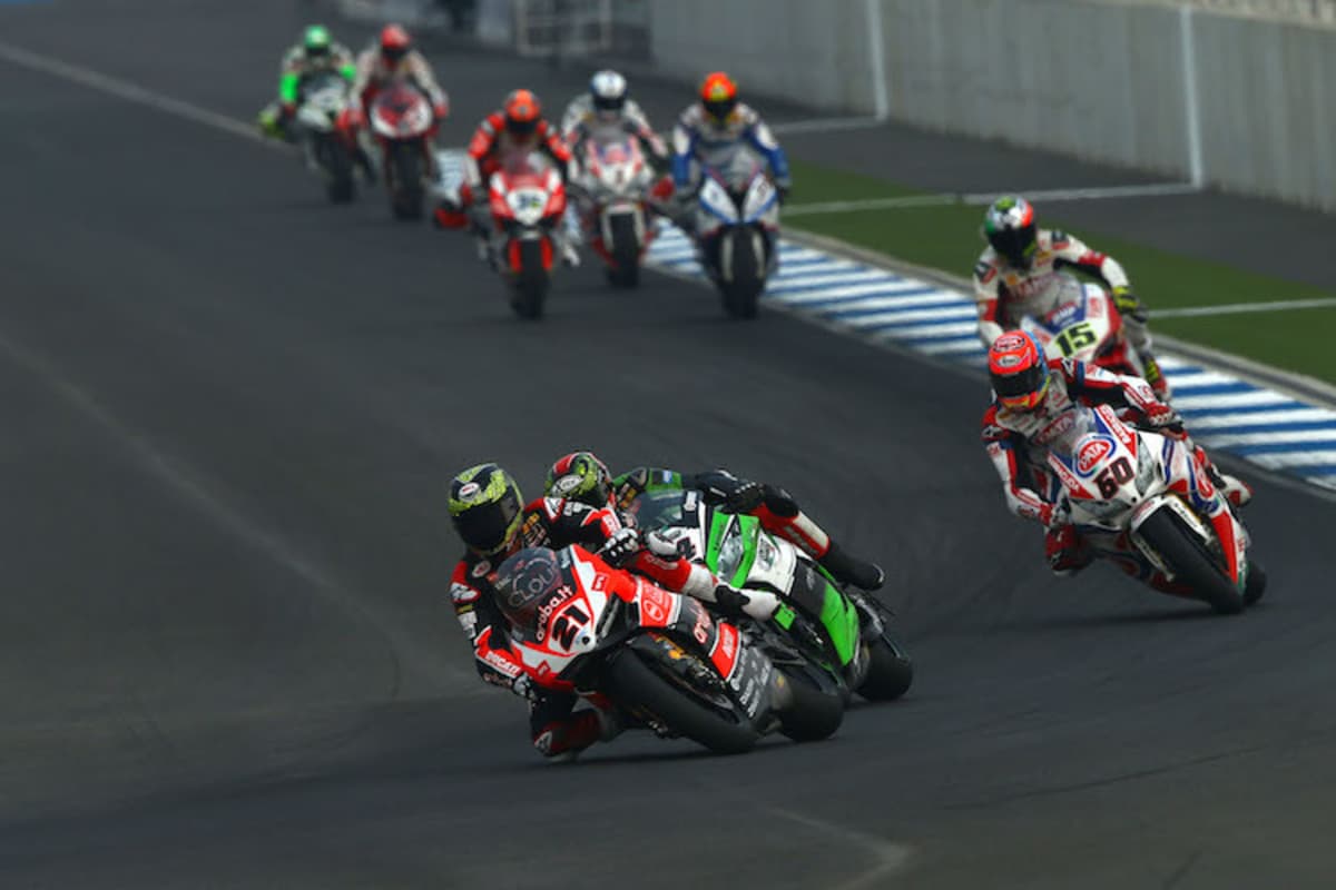 In Thailand mussten sich einige aktuelle Superbike-Piloten zuerst hinter Bayliss anstellen