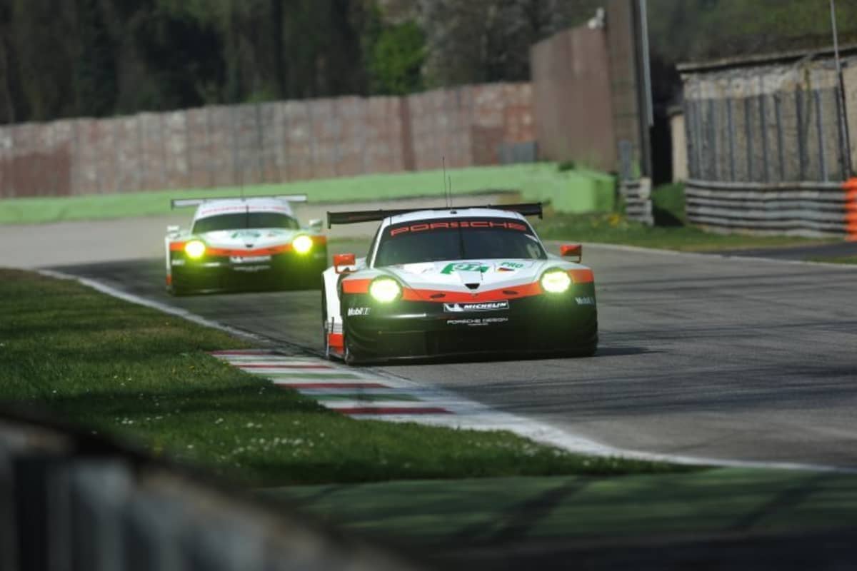 Jetzt mit Mittelmotor: Die beiden Porsche 911 RSR