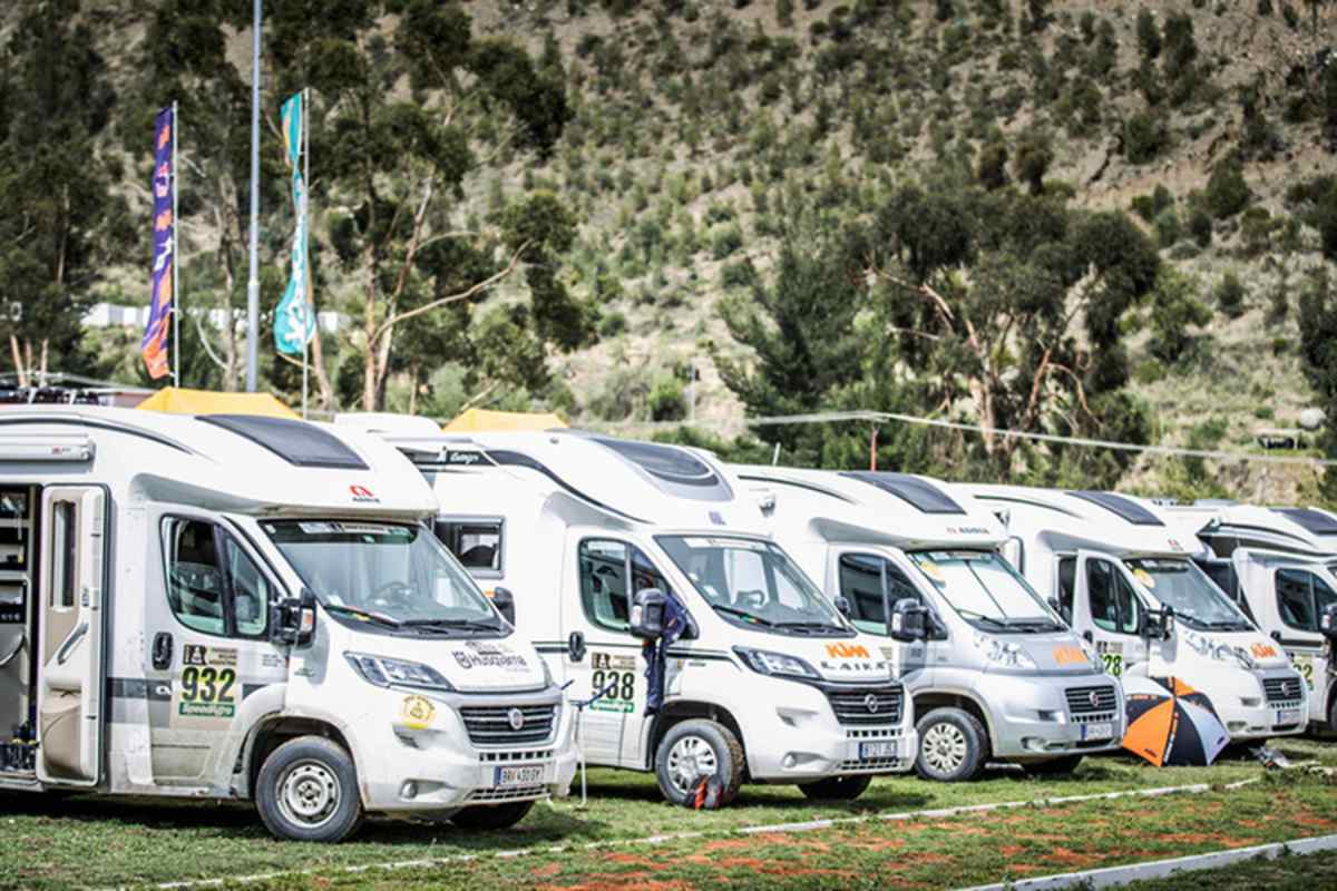 Die Adria-Motorhomes der KTM-Fahrer