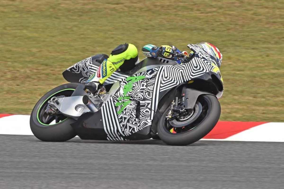 Dominique Aegerter testet erneut für Akira