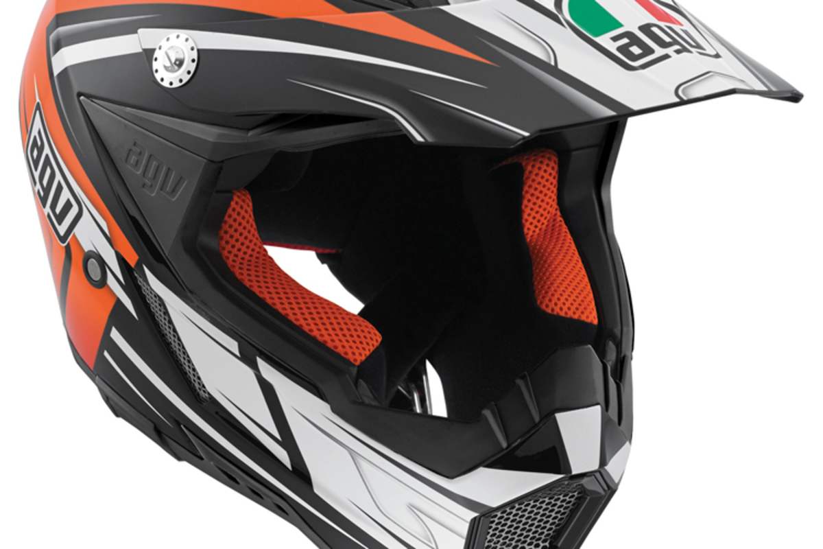 So ein Offroad-Helm mit Kinnschutz könnte Pate stehen für die künftigen Skihelme