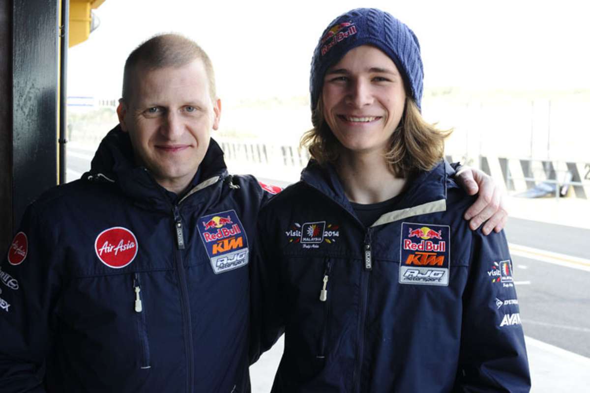 Teamchef Aki Ajo mit dem hochkarätigen GP-Neuling Karel Hanika