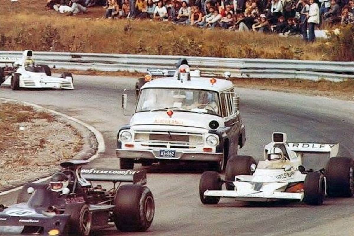 Suchbild: Welches Auto gehört nicht hierher?