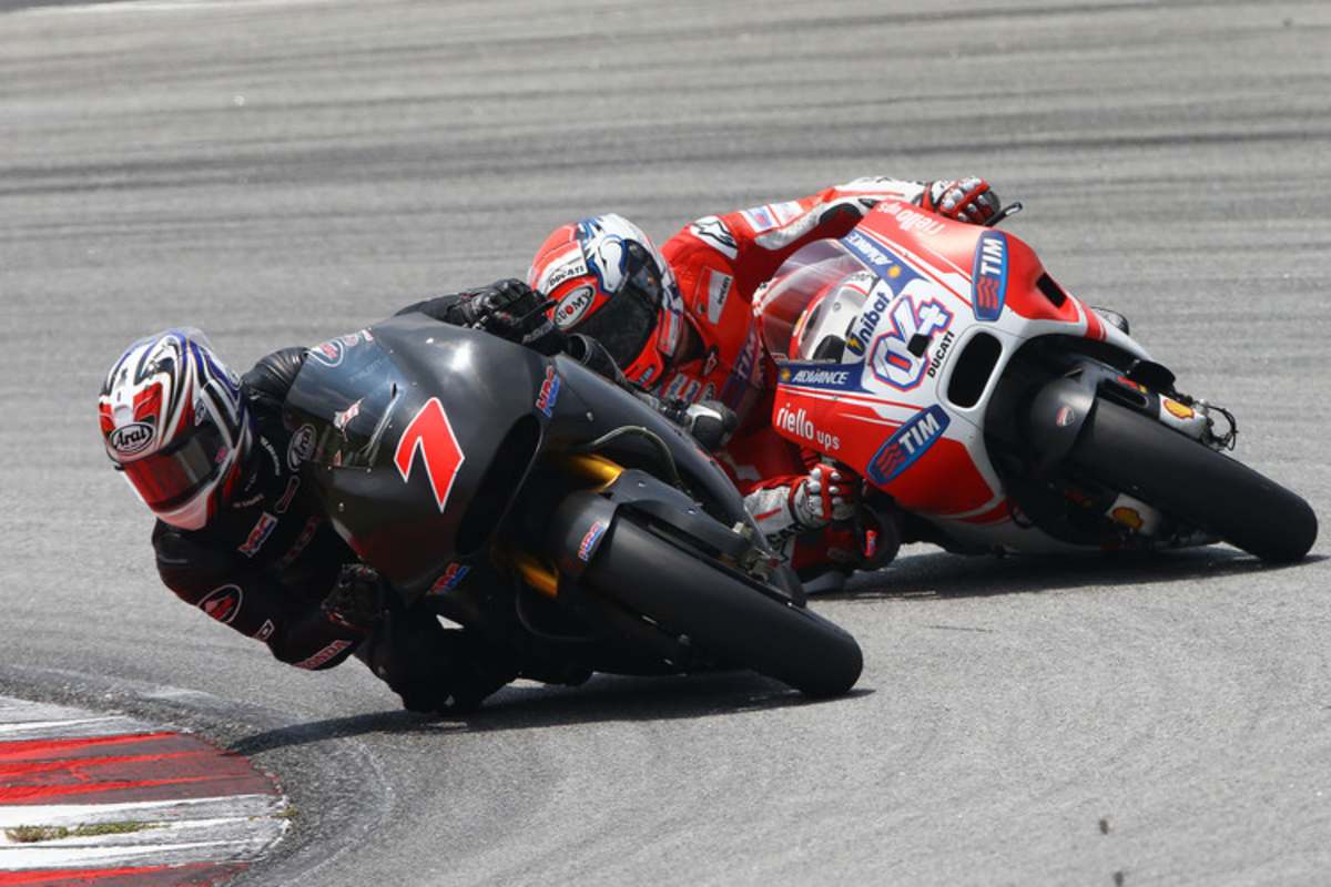 Michelin-Test in Sepang, Ende Februar 2015: Hiroshi Aoyama (7) vor Andrea Dovizioso (04)