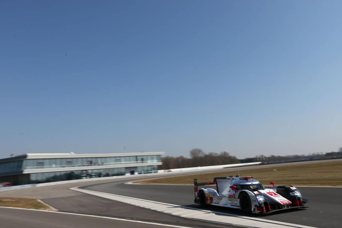 Der R18 auf dem Audi Testgelände in Neuburg