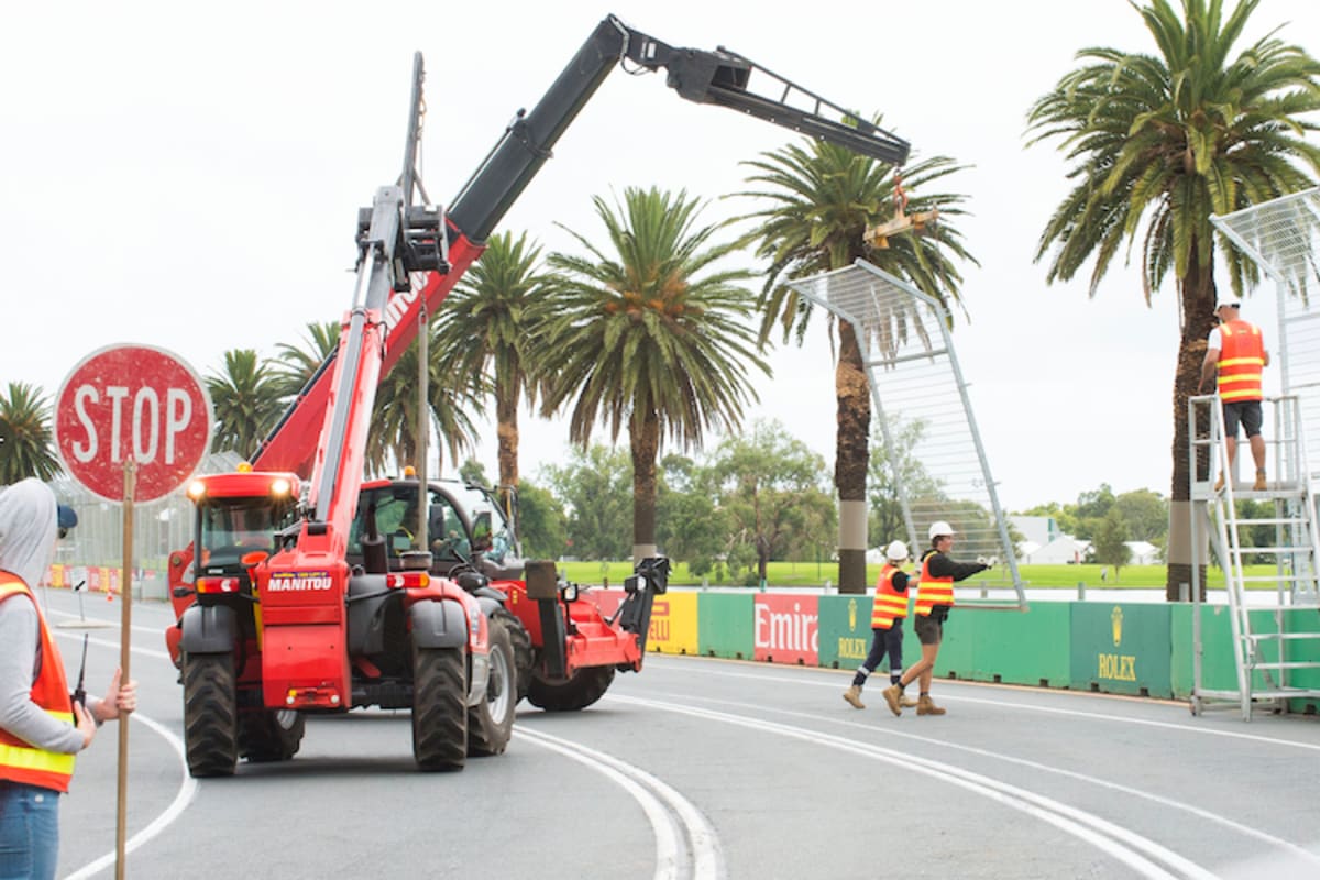Letzte Arbeiten im Albert-Park von Melbourne
