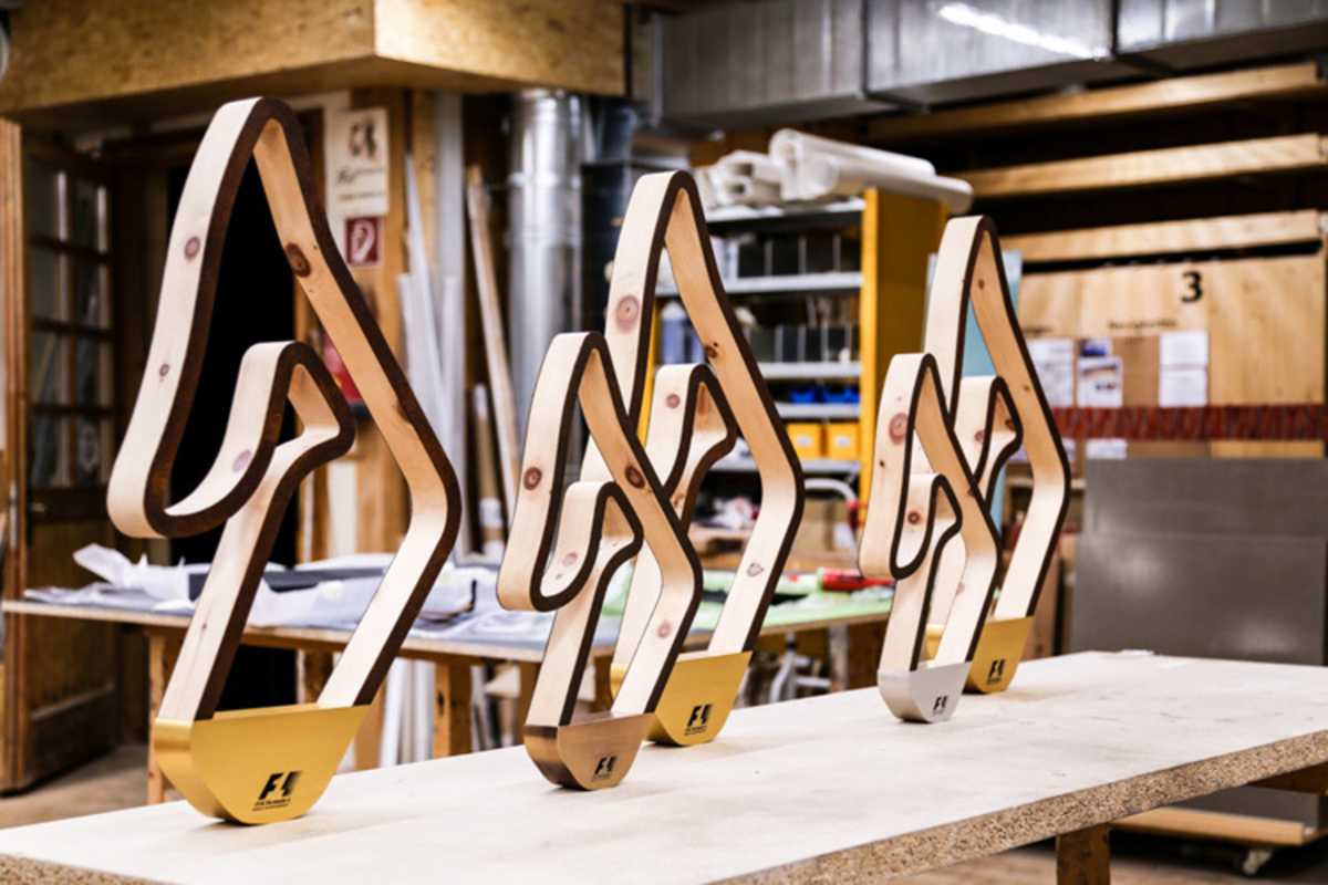 Die fabelhaften Siegertrophäen aus Zirbenholz