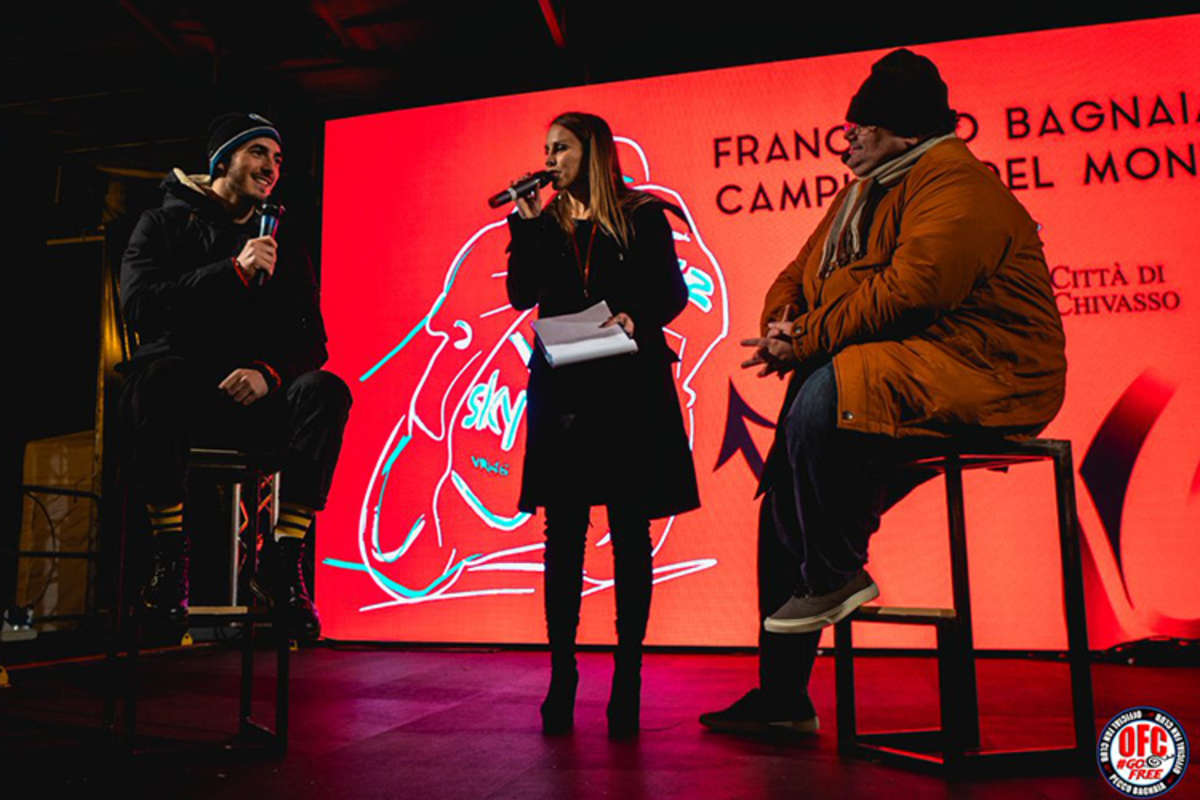 Weltmeister Bagnaia auf der Bühne in Chivasso