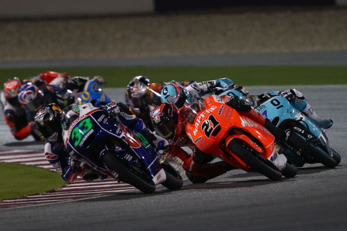 Harte Fights: Enea Bastianini (33) gegen Bagnaia (21) auf der Mahindra