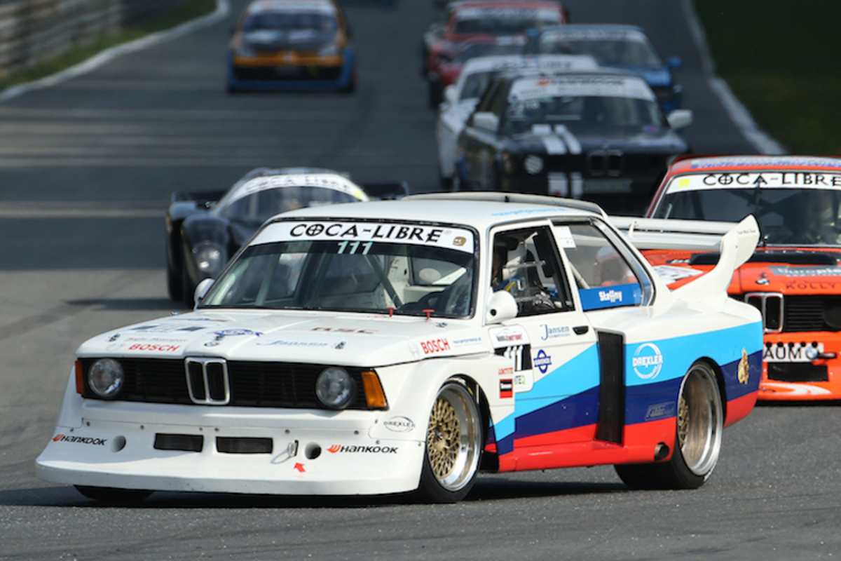 Auch der  BMW 320 Gruppe 5 ist mit von der Partie
