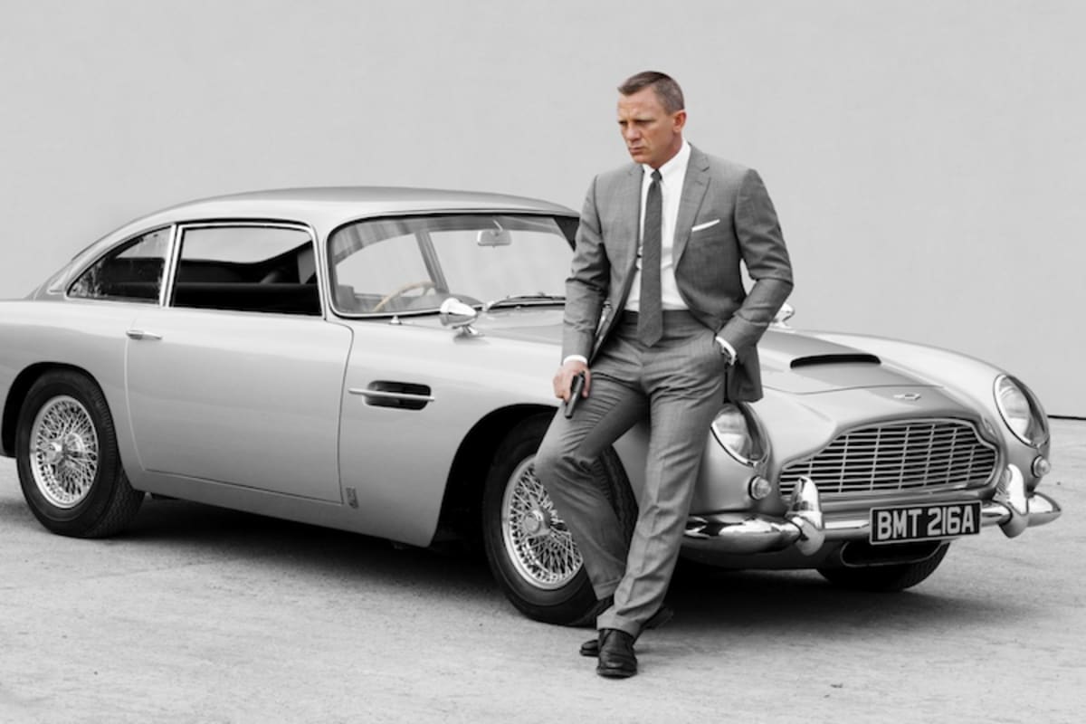 Daniel Craig mit seinem Aston Martin aus Skyfall