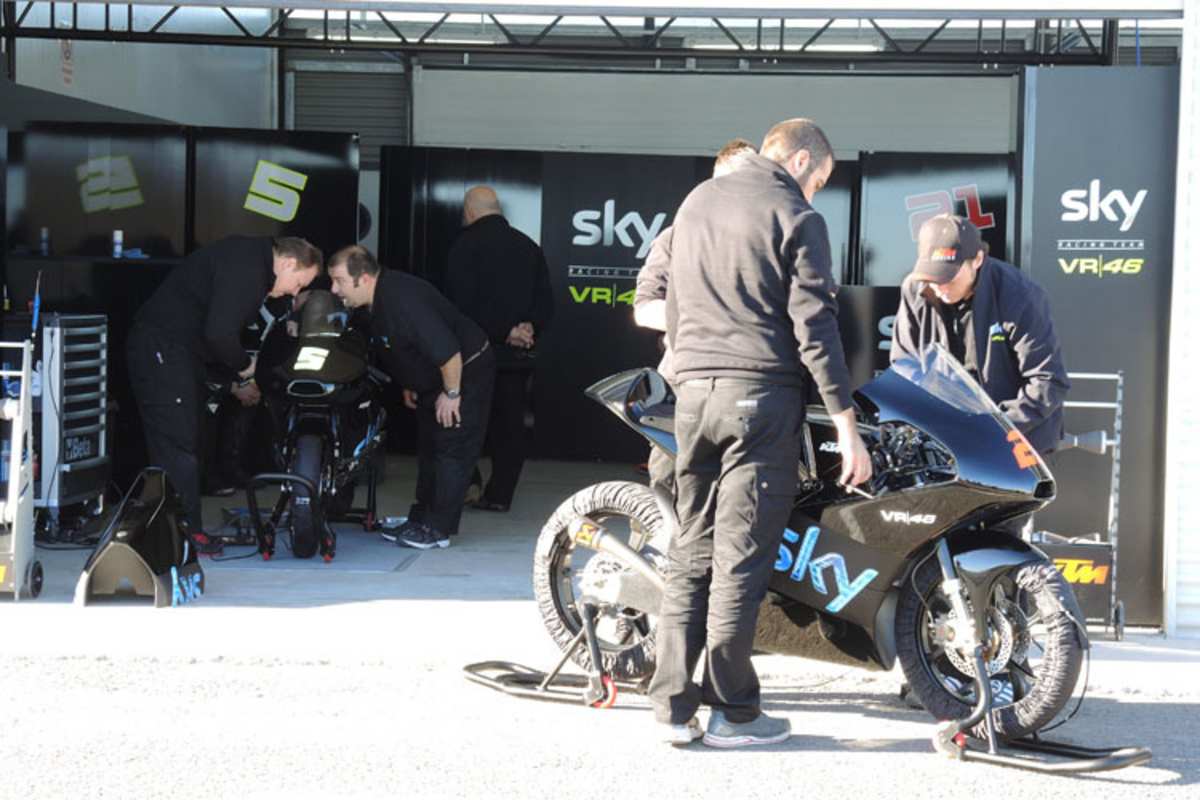 Sky VR46 bringt nur im übertragenen Sinn Farbe in die Boxengasse