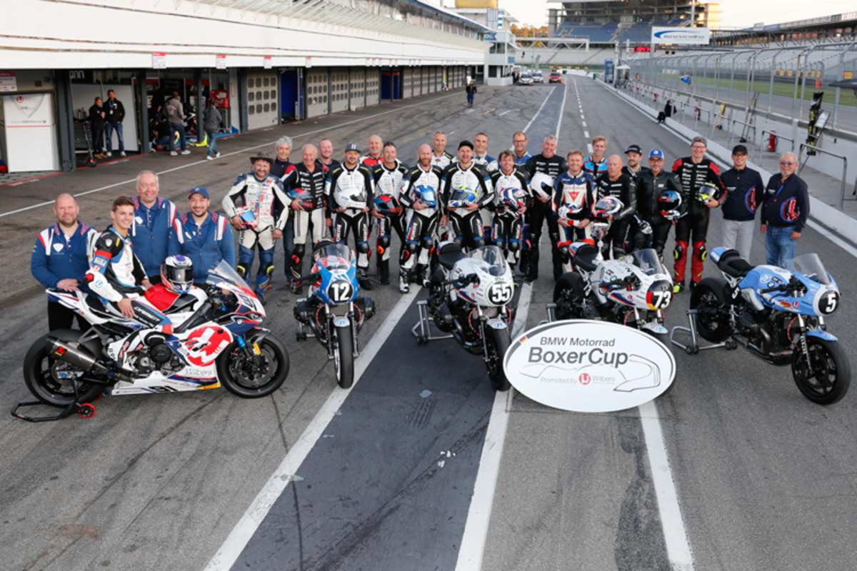 Gruppenbild ohne Dame