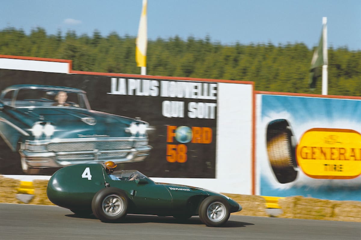 Tony Brooks 1958 in Spa-Francorchamps mit seinem Vanvall