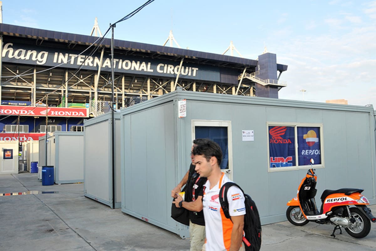 Bescheidener Rückzugsort: Repsol-Container im Paddock mit Pedrosa