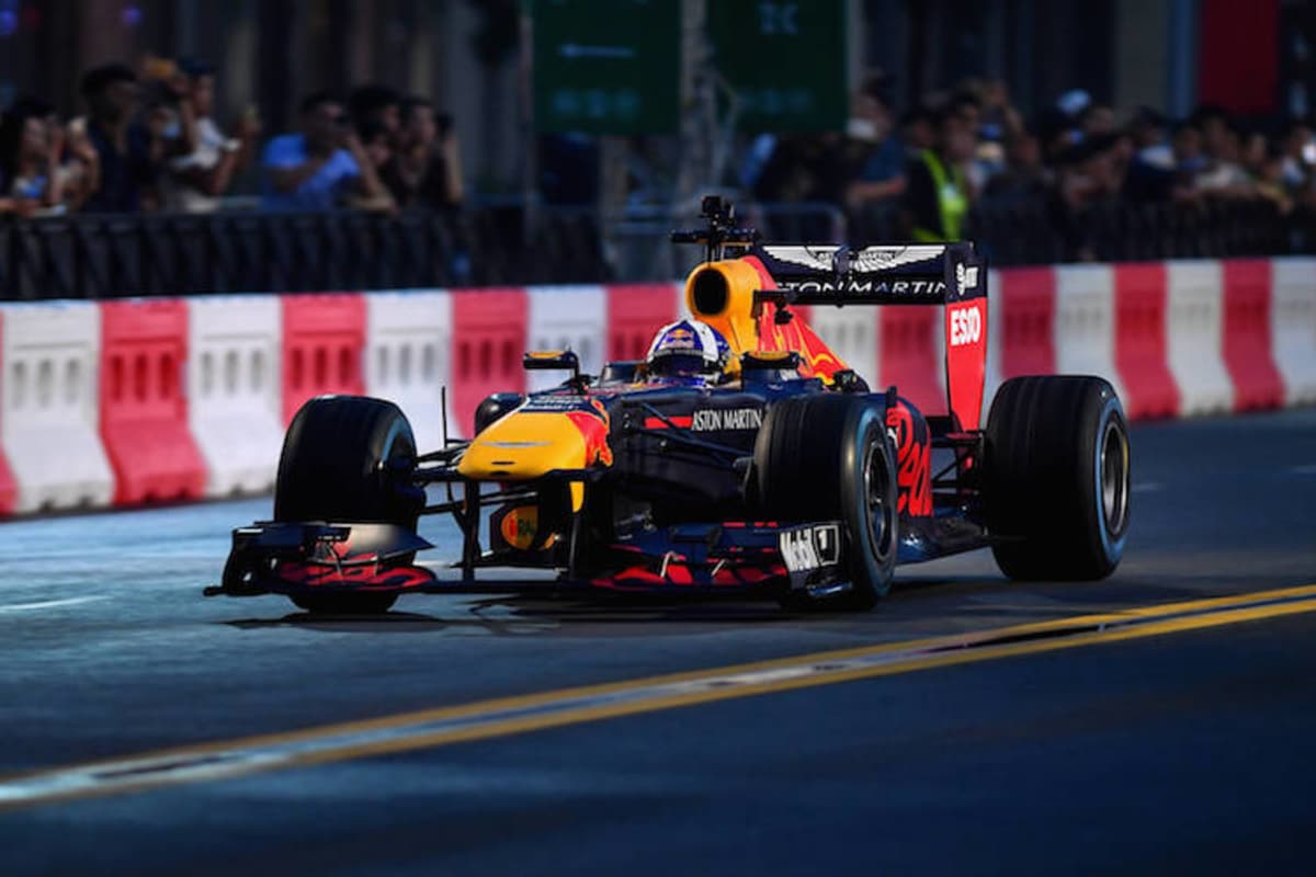 Der 13-fache GP-Sieger rückte auch in der Dämmerung...  