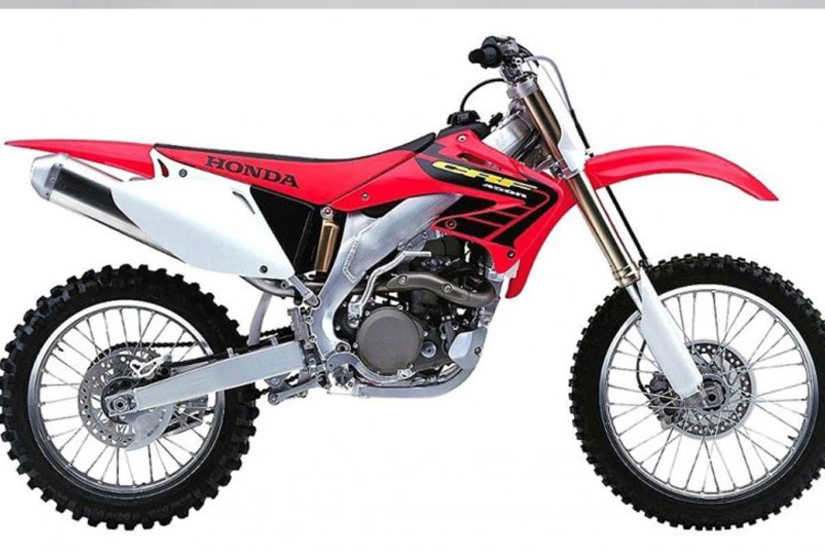 Hondas erster moderner Viertakt-Crosser CRF-450 aus dem Jahre 2002