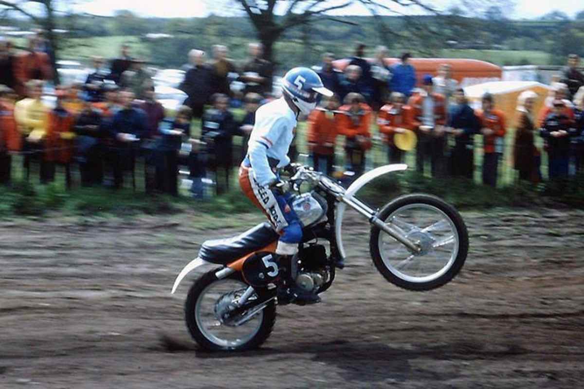 Auch an dem  ČZ 511 Prototypen von Jiří Churavý wurden in den 1980er Jahren noch Luftdämpfer eingesetzt