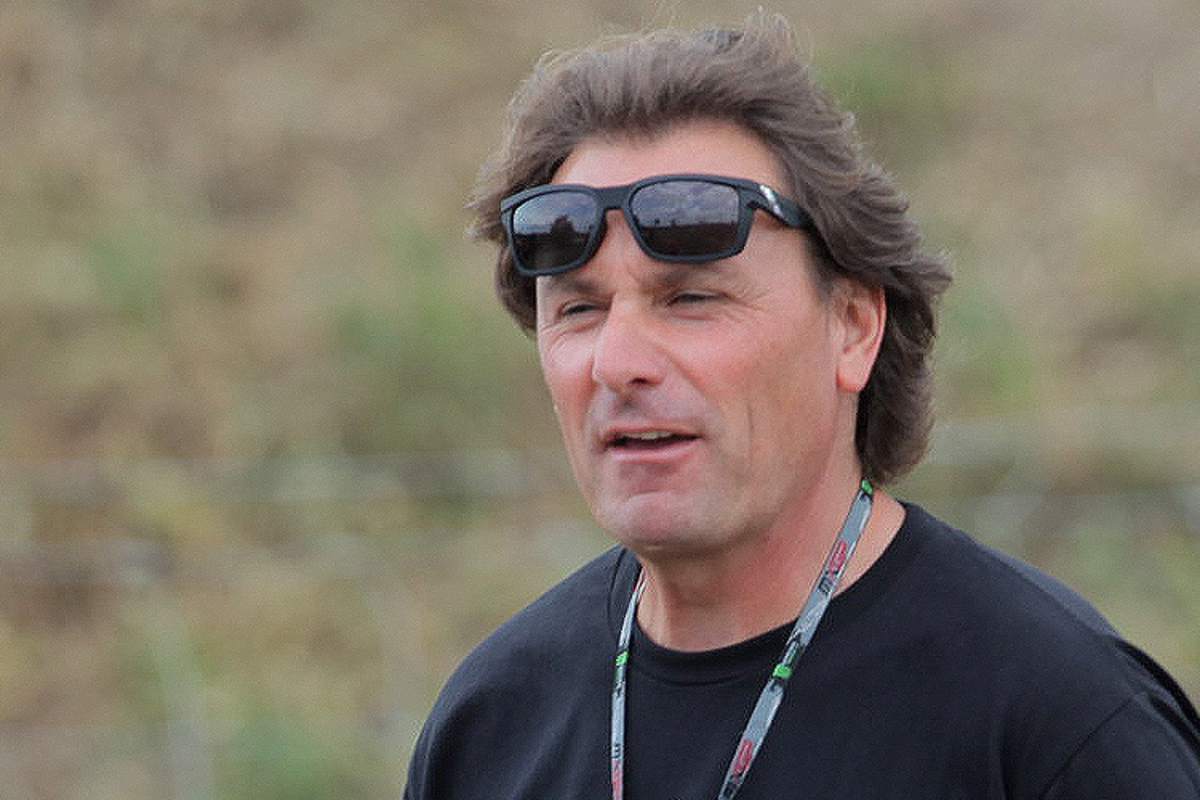 Der dreifache Weltmeister Yves Demaria im Talkessel