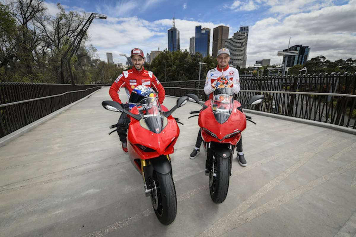 Die MotoGP-Stars reisten natürlich auf Ducati-Bikes an 