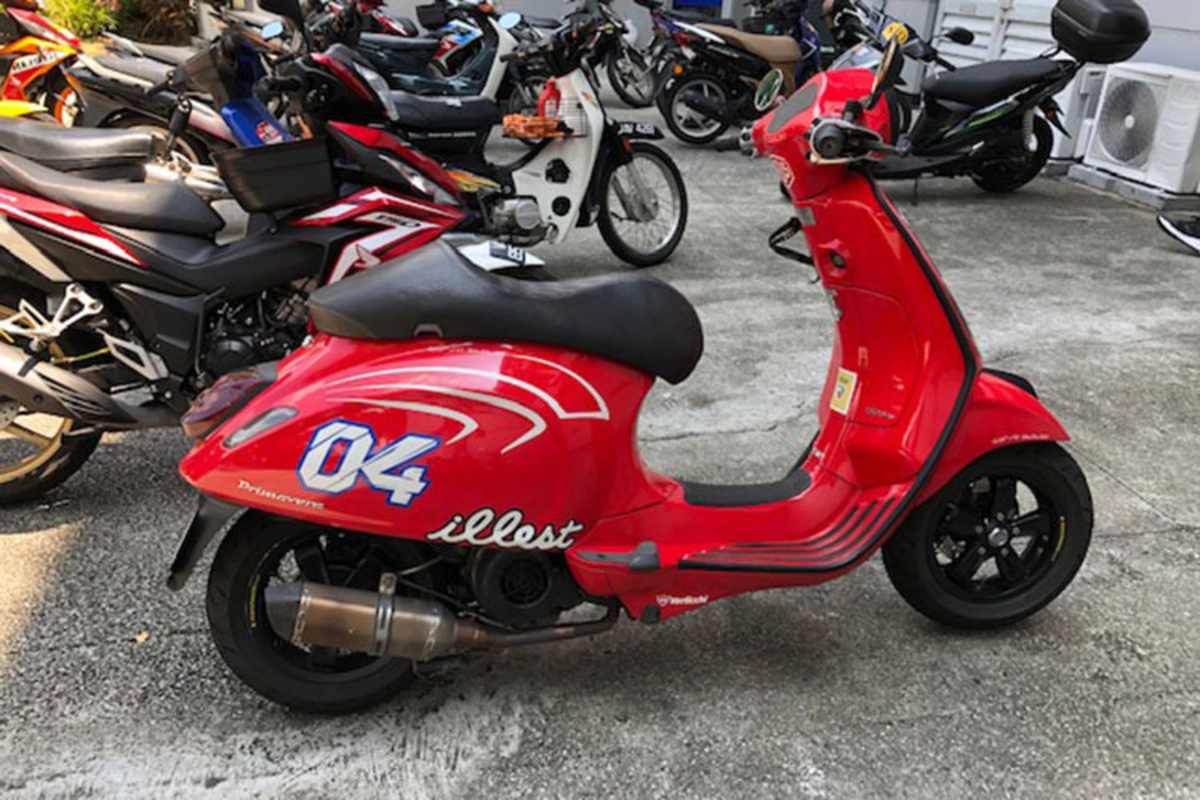 Beim Test entdeckt: Vespa-Roller mit Dovi-Design