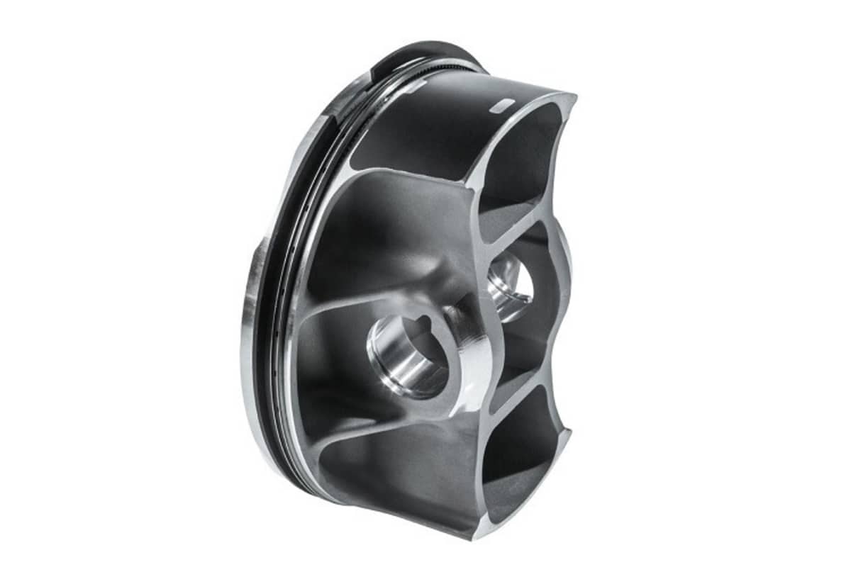 Die Slipperkolben messen 116 mm im Durchmesser