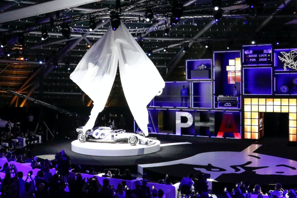 Ein grosser Moment: Der AlphaTauri-Look wird enthüllt