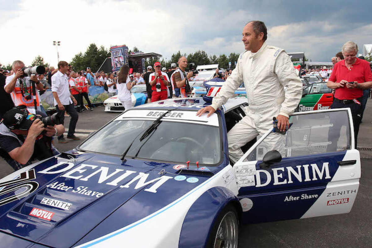 Gerhard Berger mit seinem BMW 1 vor der Legenden-Parade 2016