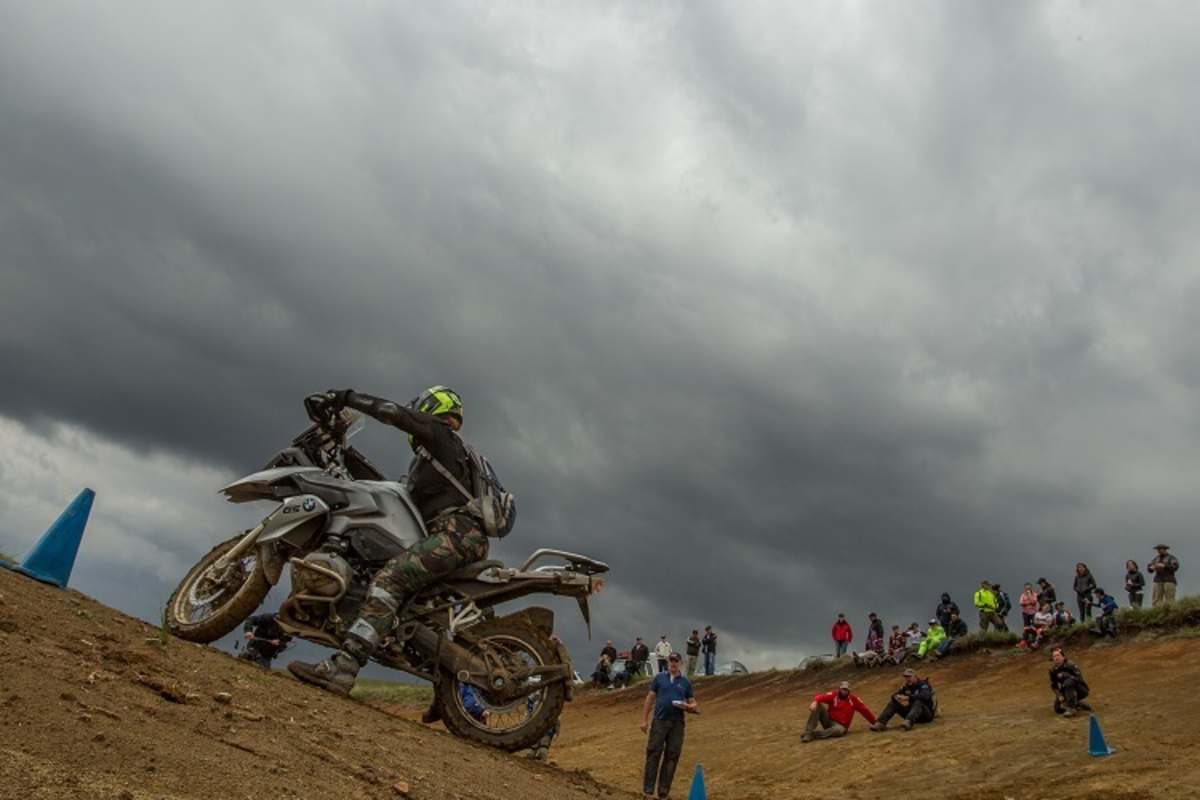 Wenden am rutschigen Hang, und der nächste Wolkenbruch dürfte nicht mehr lange auf sich warten lassen