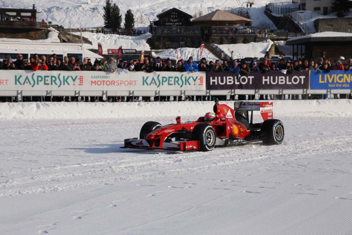 Ungewöhnliches Terrain: Der Formel-1-Ferrari in den italienischen Alpen