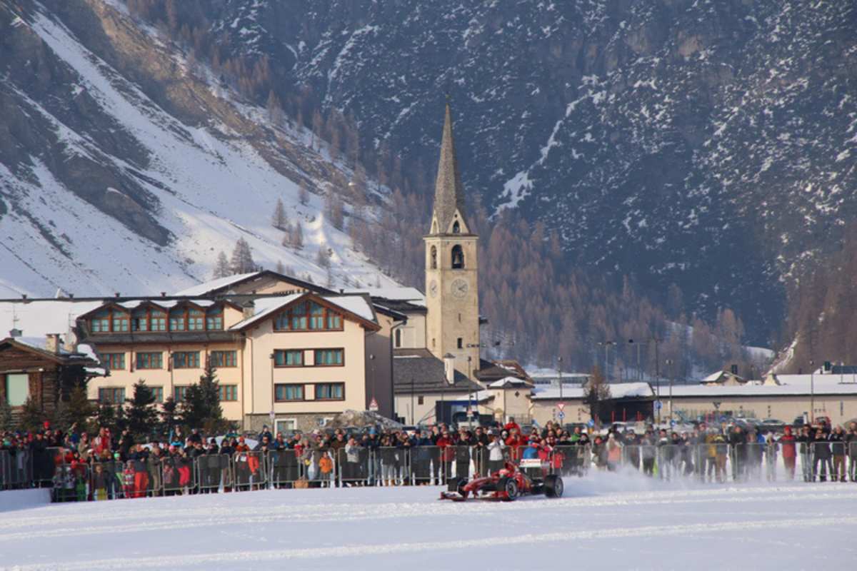 Ferrari-Reservist Giancarlo Fisichella gab Gas...