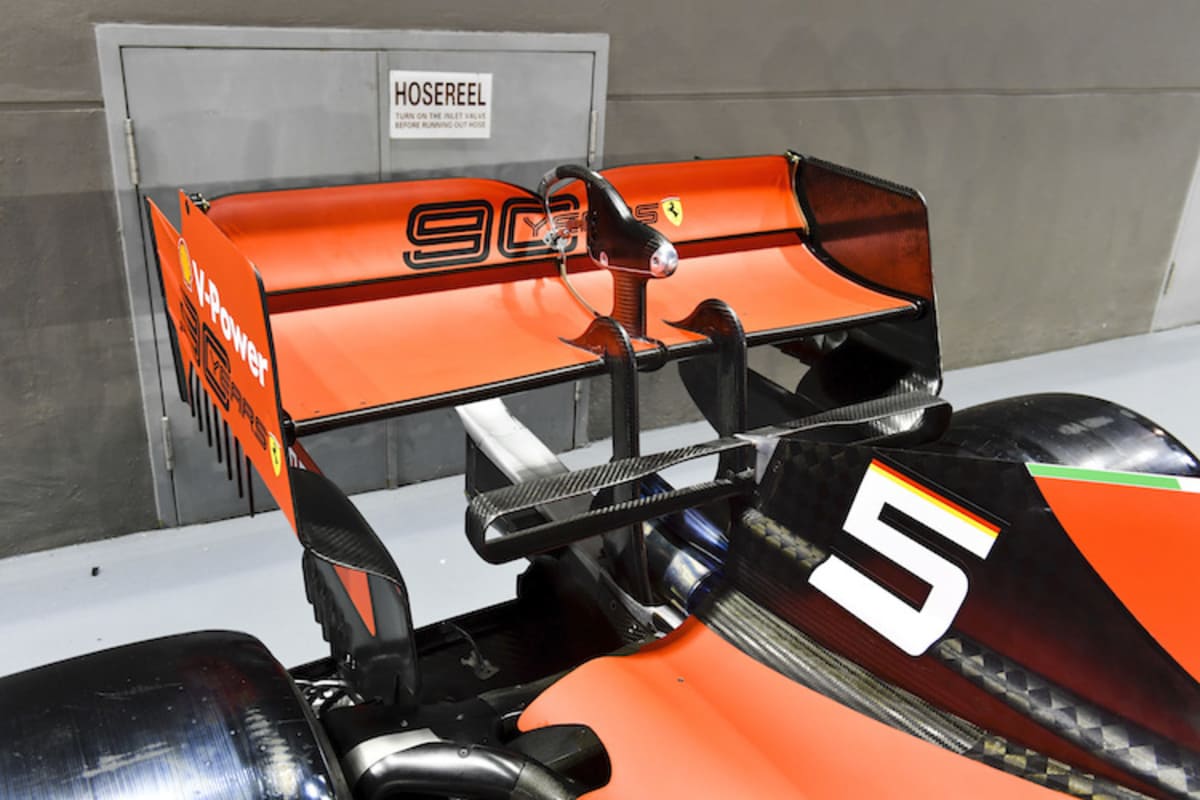 Der Kleiderbügel ist zurück