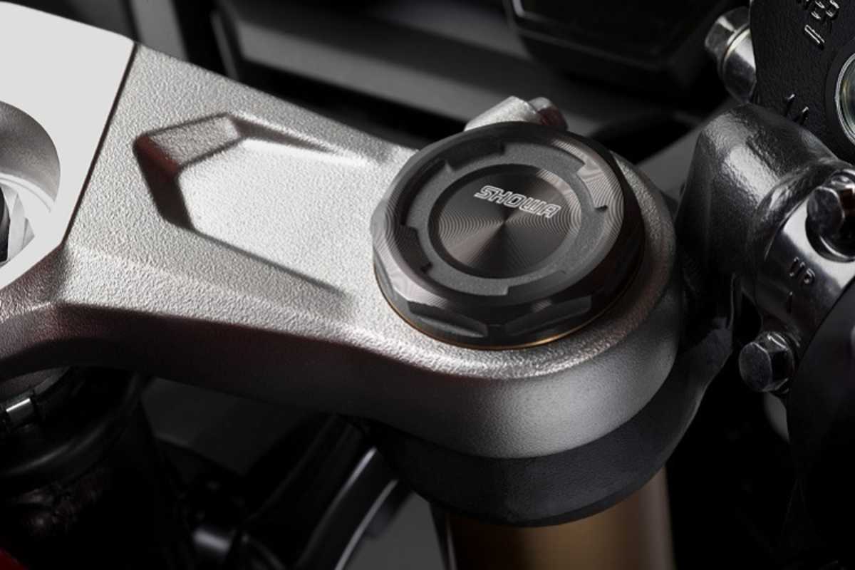 Beachtlich für ein Mittelklasse-Motorrad: USD-Gabel von Showa in SFF-Bauweise