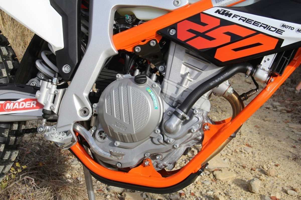 Der 250er Motor lässt in der gedrosselten Version, wie er in der Freeride verbaut ist, kein Drehmoment vermissen