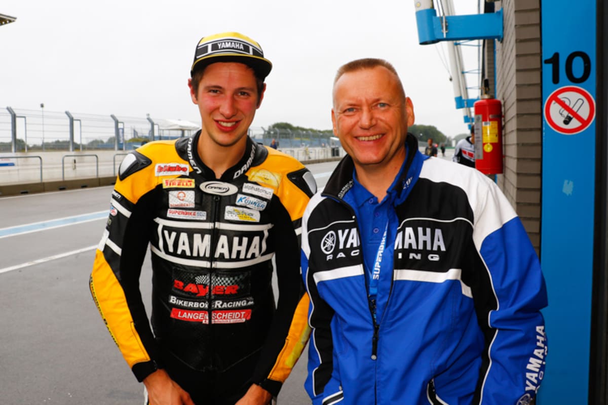 Stolz wie Bolle: Fritz mit Yamaha Deutschland-Chef Breitenfeld