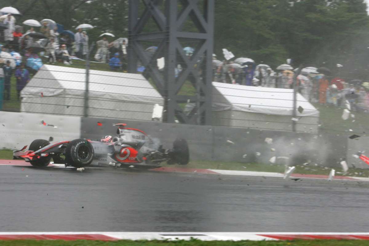 Ausrutscher auf nasser Bahn in Fuji 2007