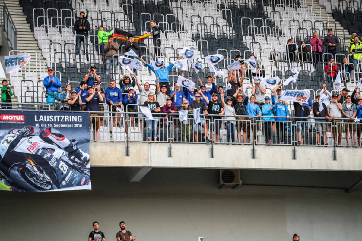 Durchdrehen beim Fan-Club