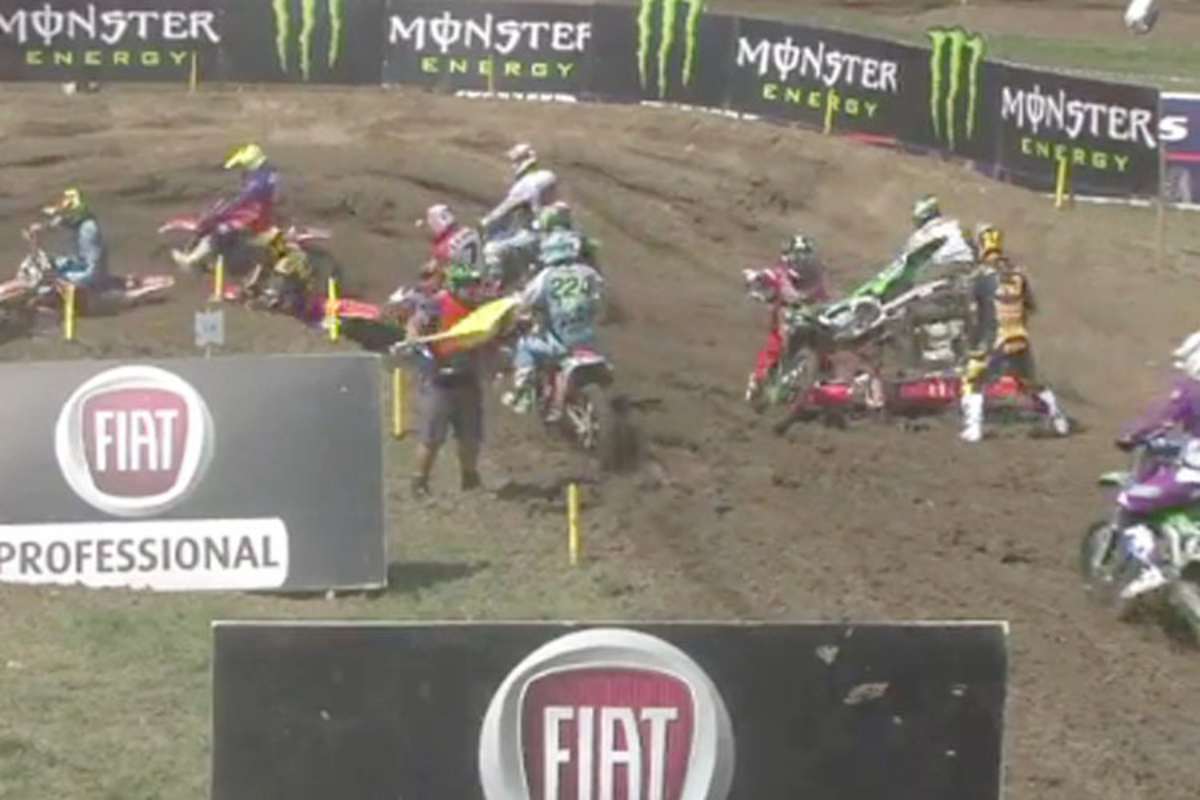 Liebers Kawasaki von Gajsers Honda aufgespiesst