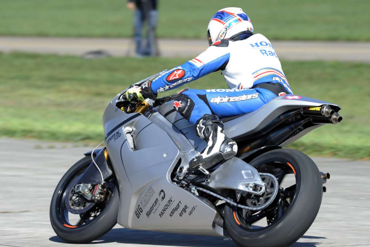 Wayne Gardner bei der Probefahrt: Er will für die Suter MMX 500 nächstes Jahr drei Events organisieren