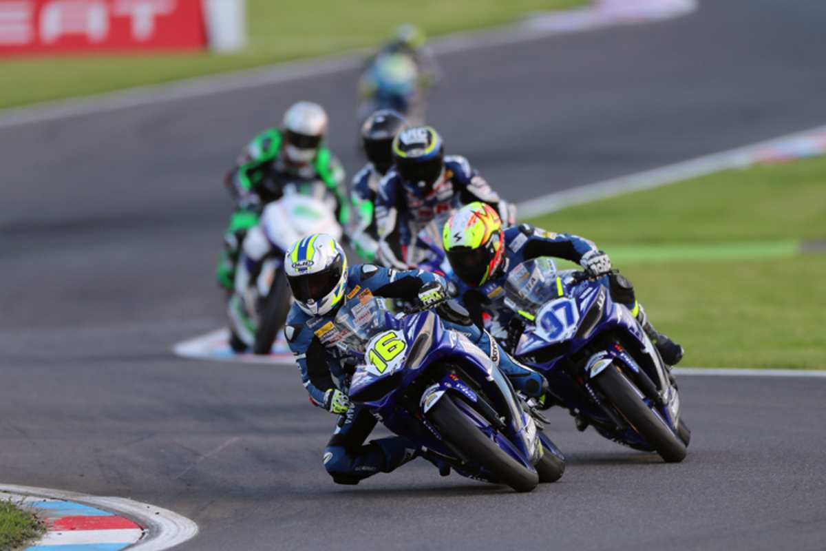 Gut zu tun im Rennen