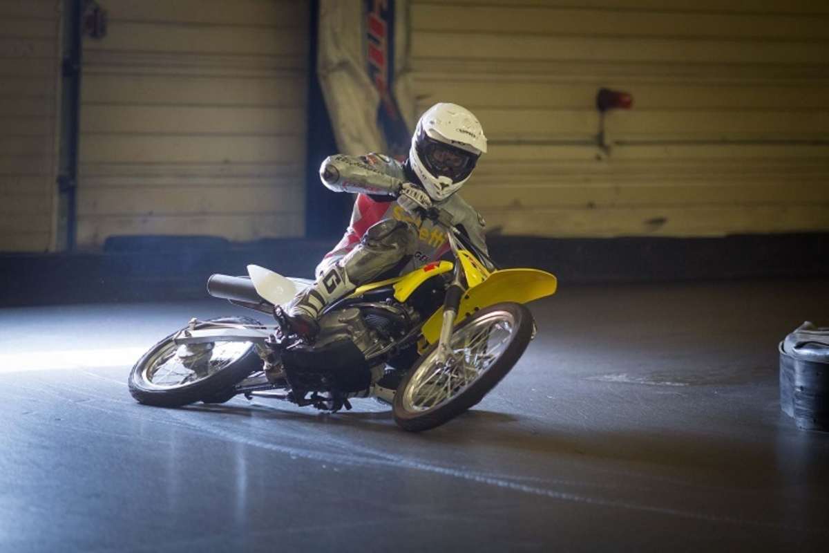 Gefahrlos ans Limit dank Gleitbelag und daruaf abgestimmte Reifen