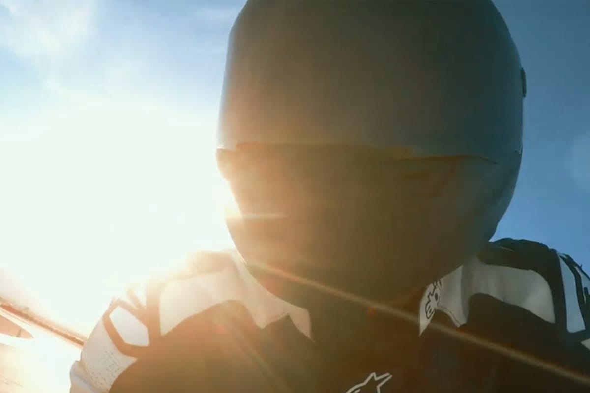 Lewis Hamilton ist auch auf zwei Rädern schnell