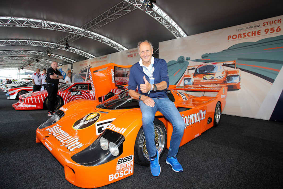 Hans-Joachim Stuck ist einer der vielen Fahrer der Legenden-Parade
