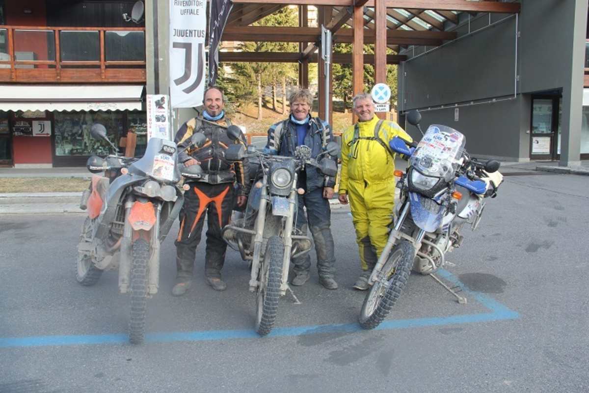 Dänu, Rolf und Thomas: Nach 34 Stunden am Ziel in Sestriere