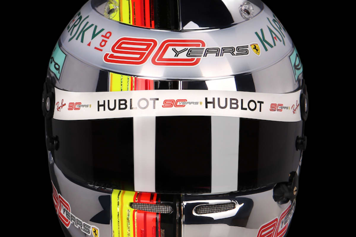 Ein Chrom-Look für die Nacht von Singapur