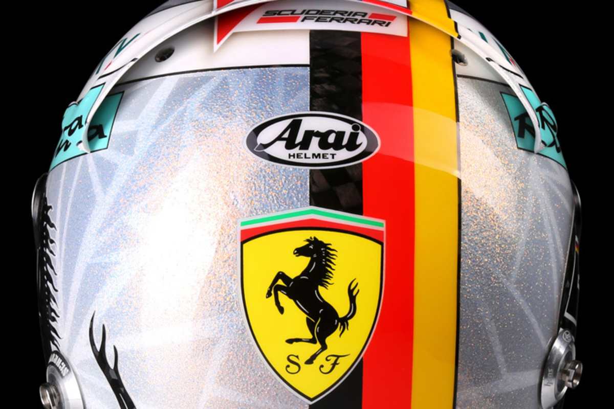 Der Ungarn-Helm von hinten