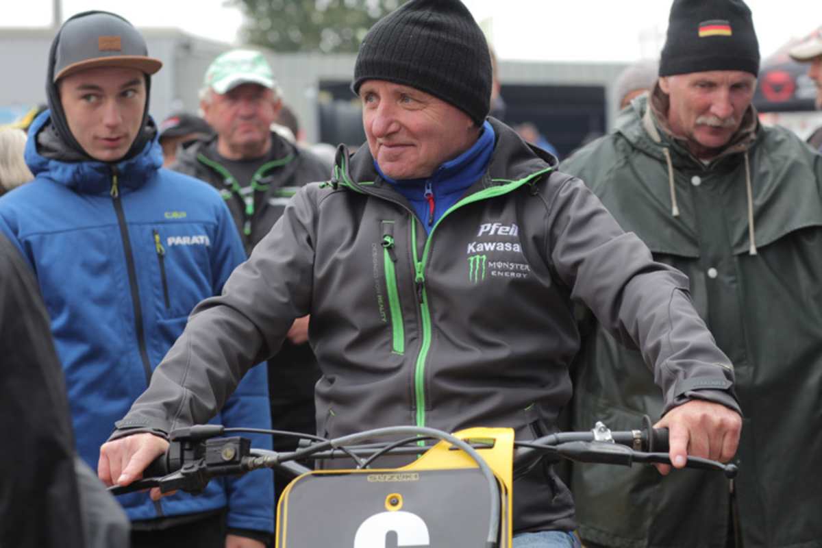 Klaus Hünecke auf seiner Suzuki-Replika