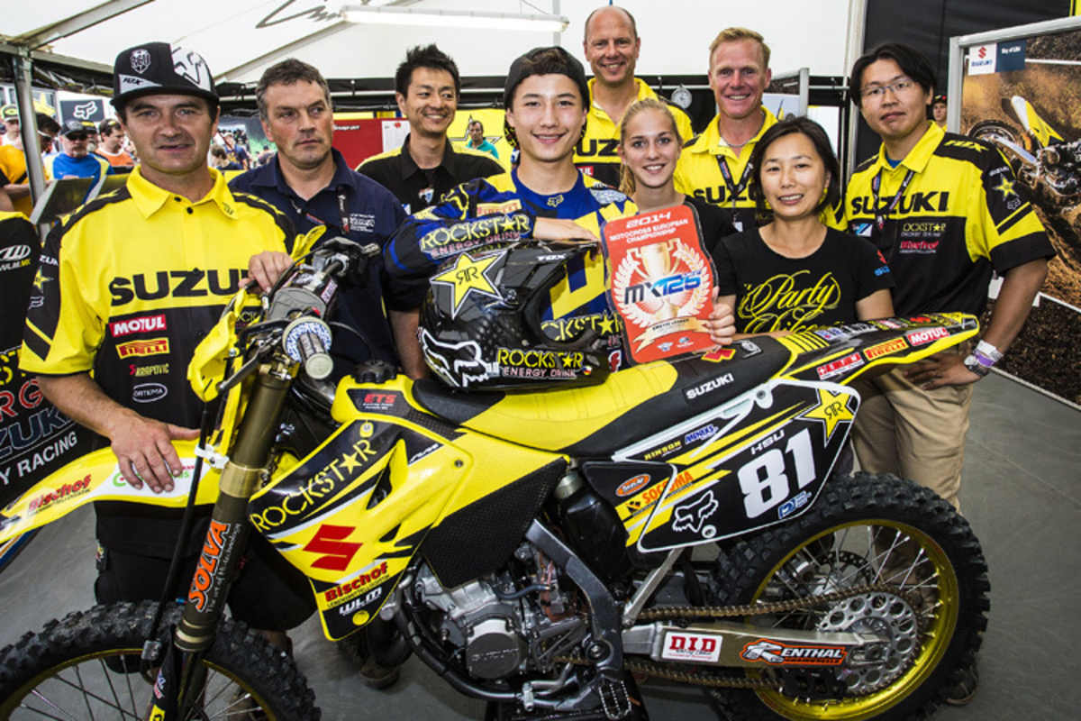 Freude in der Suzuki-Box über die Übernahme des «Redplates» in Loket