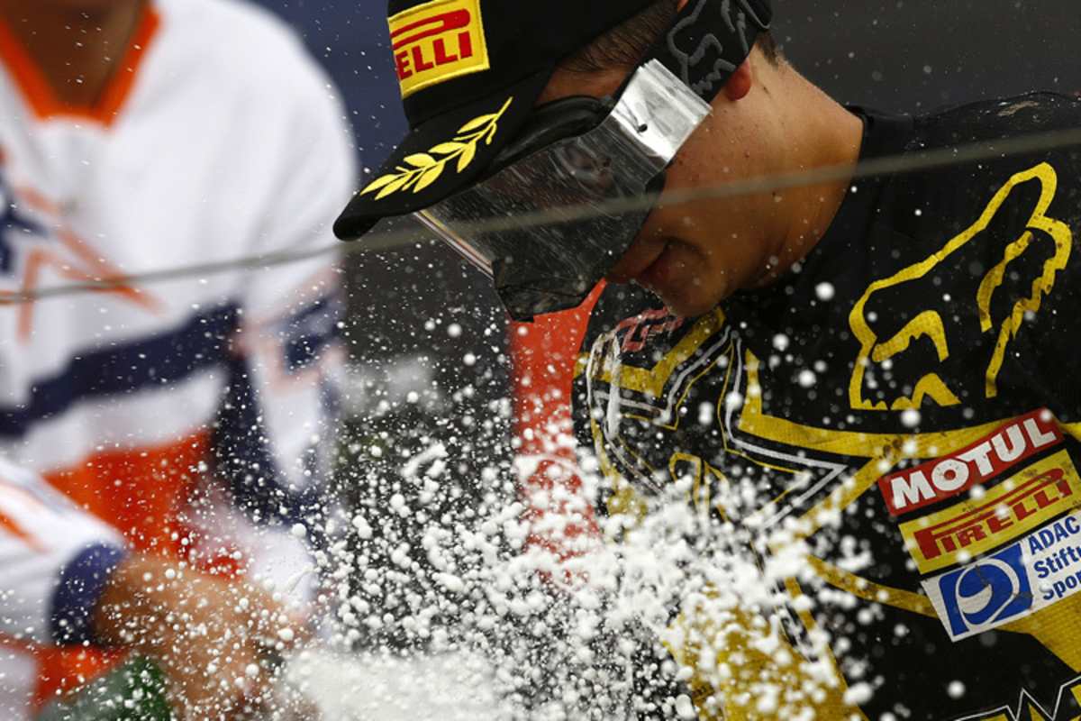 Sektdusche auf dem Podium