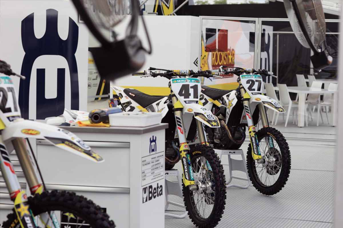 Das Husqvarna-Werksteam